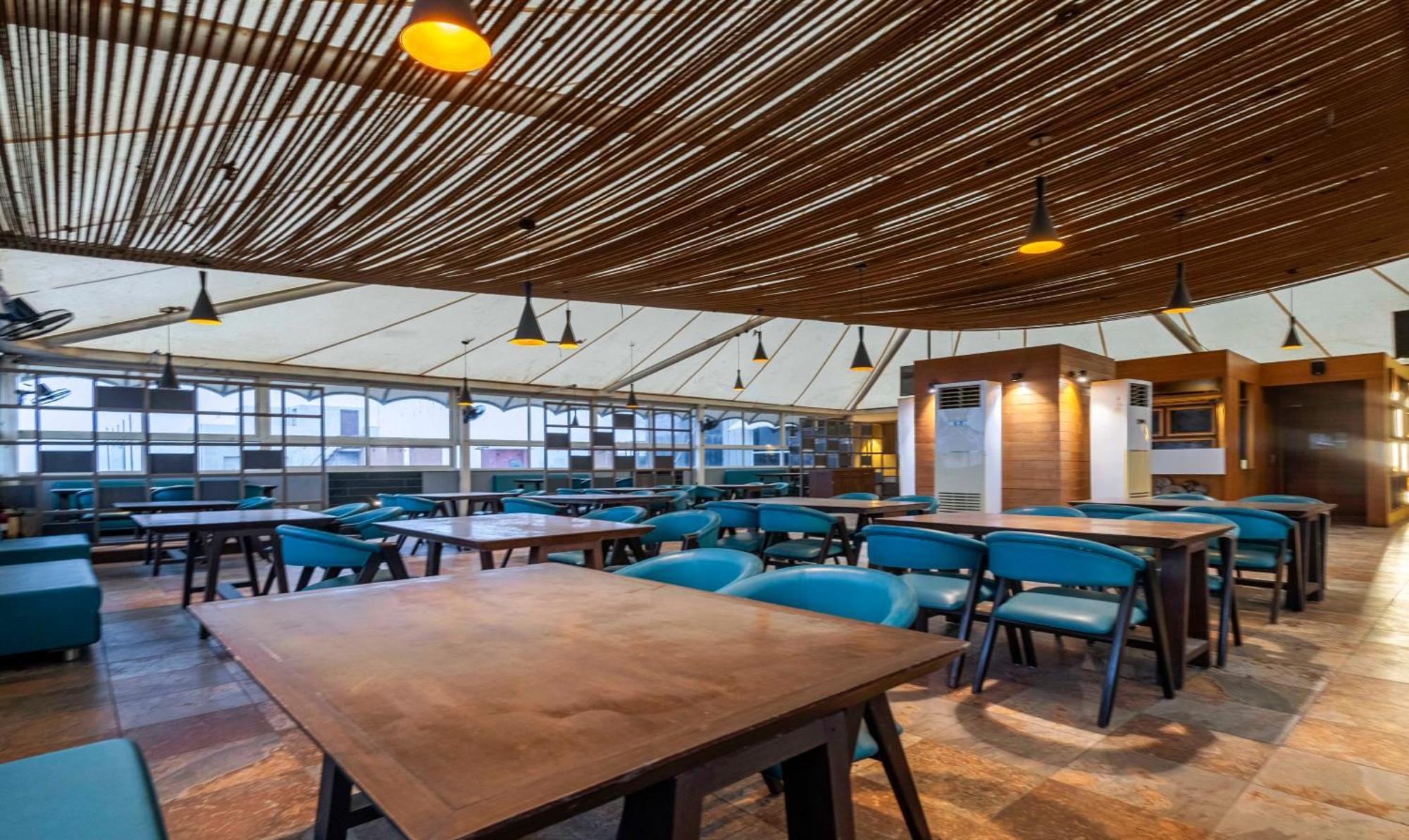 Hotel Treebo Blue Moon Gandhinagar Zewnętrze zdjęcie